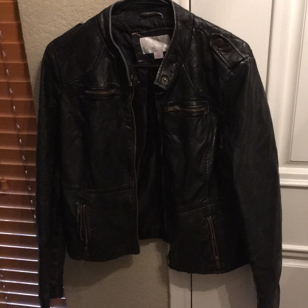 Fitted faux leather jacket